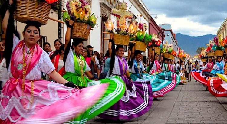 Aeropuerto Internacional de Oaxaca rompe nuevo récord de visitantes gracias a la Guelaguetza