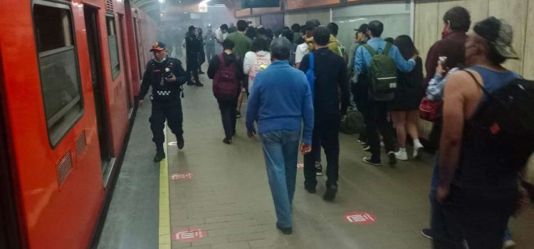 Se desprenden vagones del Metro CDMX