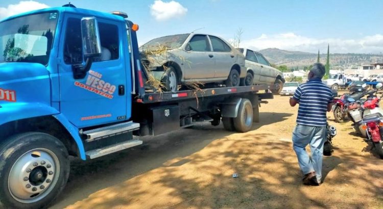 Separan a 6 funcionarios de Oaxaca de Juárez tras sustracción y venta de más de 700 vehículos del corralón