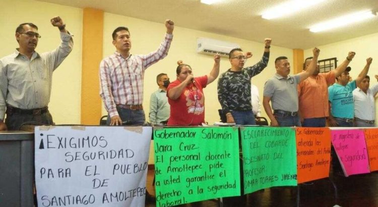 Por violencia, profesores suspenden clases Oaxaca; van 4 docentes asesinados