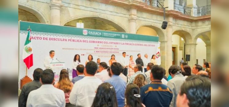 Inédito: Fiscal de Oaxaca ofrece disculpas públicas por la desaparición de dos profesores