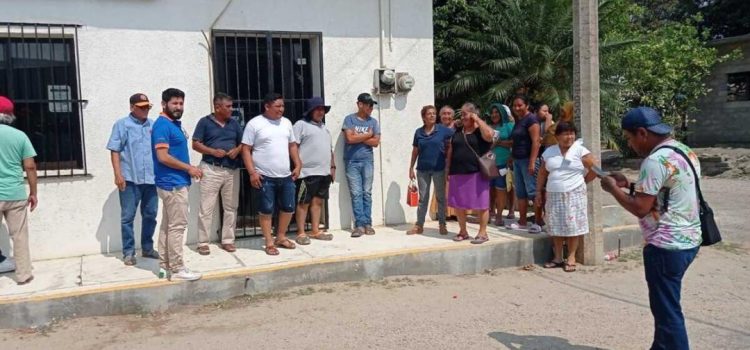 CFE deja sin electricidad a comunidades del Istmo de Oaxaca; pobladores “le bajan el switch” en protesta