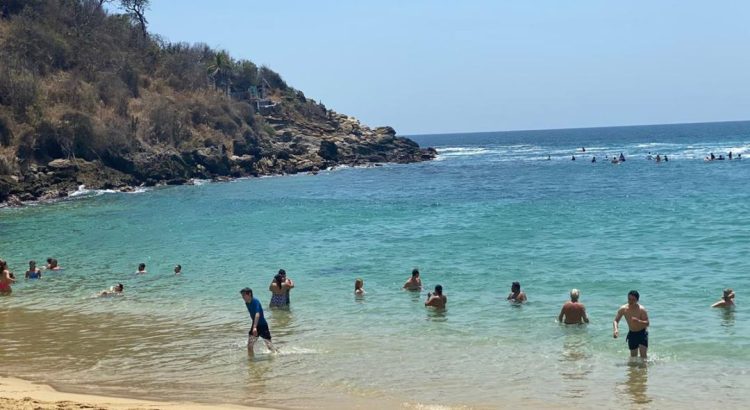 Tras asesinatos de dos turistas extranjeros, asegura Gobernador que playas de Oaxaca son seguras