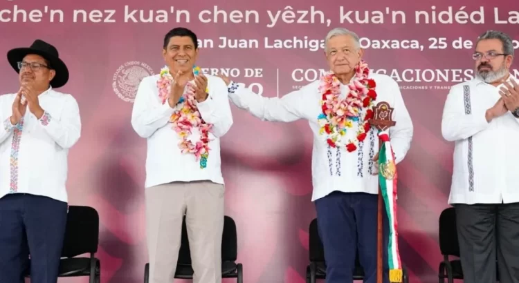 AMLO inaugura camino rural en Oaxaca con inversión de 84 mdp