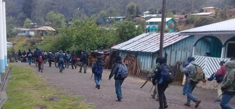 Piden ayuda de AMLO por bloqueo de Teojomulco para despojar tierras de 2 pueblos de Oaxaca