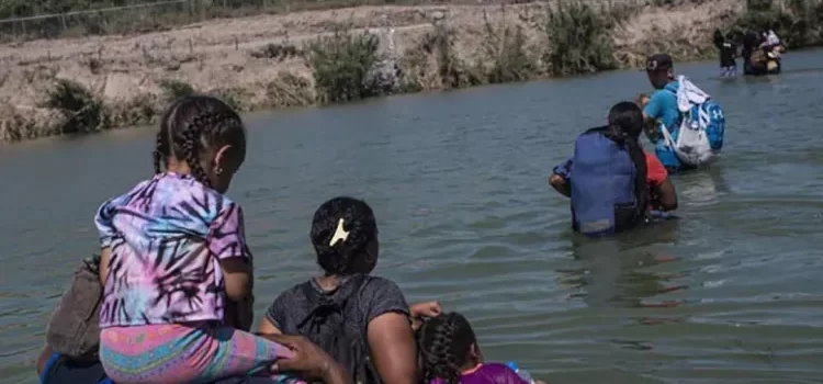 Negocia EU con México programa para apoyar a refugiados