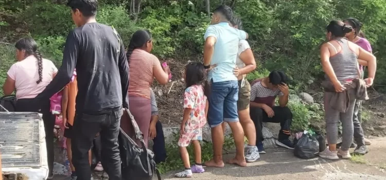 Migrantes ecuatorianos se accidentan en el Istmo de Tehuantepec