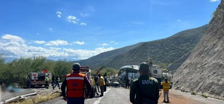 Oaxaca refuerza seguridad en carreteras tras accidente de migrantes