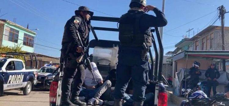 Caen 4 tras ataque armado a policías estatales de Oaxaca en Xoxo