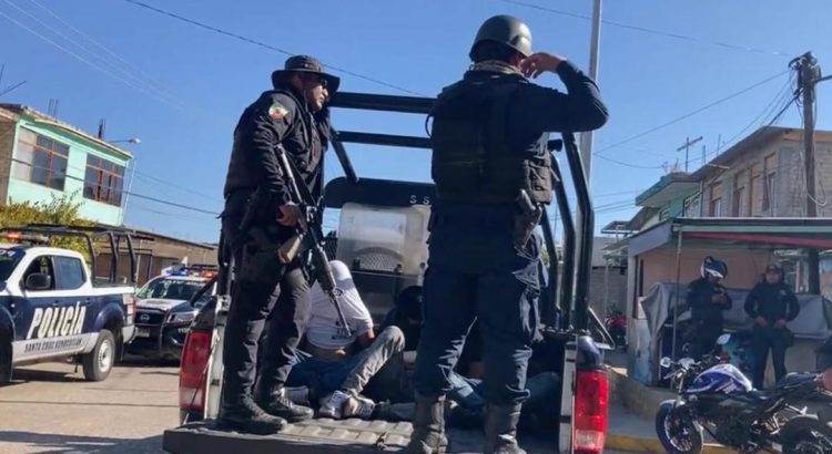 Caen 4 tras ataque armado a policías estatales de Oaxaca en Xoxo