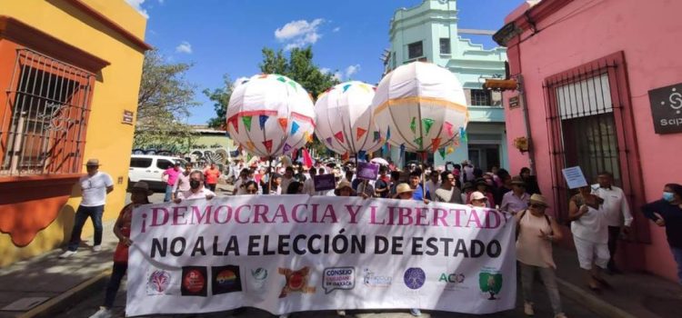 Marchan en Oaxaca contra “regresión democrática”