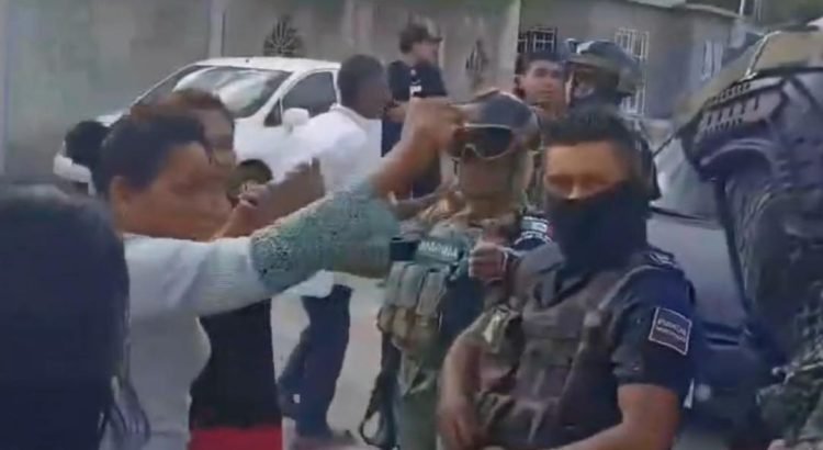 Acusan a marinos de represión en Oaxaca, tras protesta por falta de agua en Salina Cruz