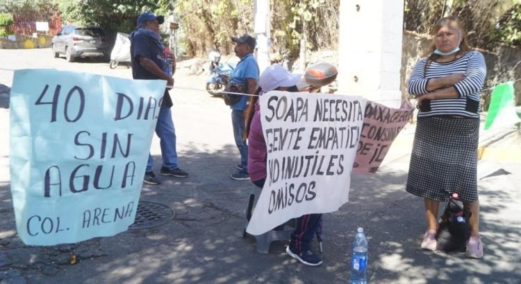 Protestan colonos de El Arenal en la ciudad de Oaxaca: llevan 40 días sin agua potable