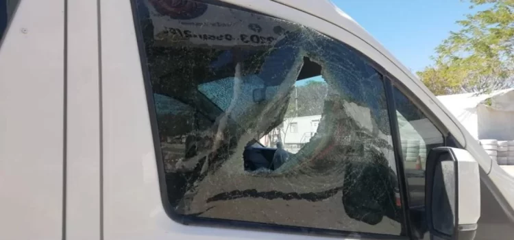 Detienen a 50 migrantes tras lanzar piedras a agentes del INM y lesionar a delegada en Oaxaca