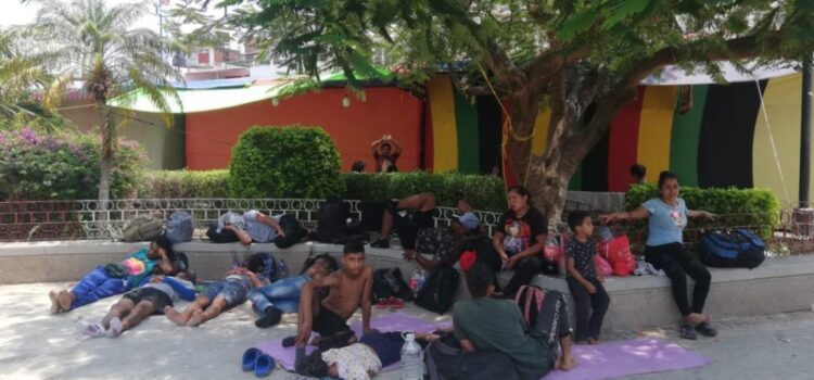 Llegan a Oaxaca alrededor de 300 personas migrantes del “Viacrucis Migrante’