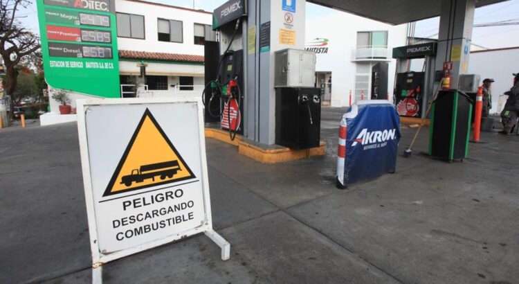 Cierran gasolinerías en Oaxaca, tras 48 horas de toma de instalaciones de Pemex por la Sección 22 del SNTE