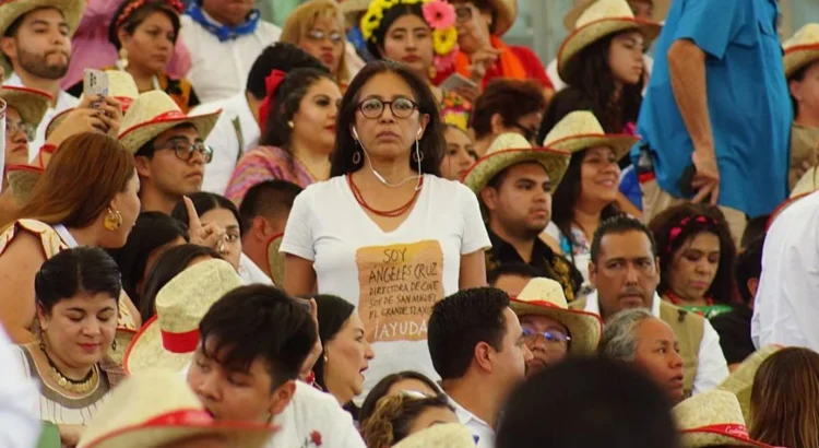 En plena Guelaguetza, cineasta Ángeles Cruz exige a Jara atender violencia contra San Miguel El Grande