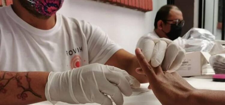 Exigen al gobierno de Oaxaca garantizar atención a personas con VIH; acusan falta de médicos