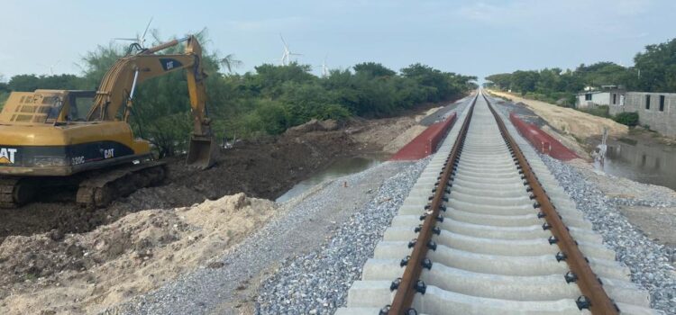 Acusan a la Marina y al Interoceánico de incumplir amparo que impide extraer material pétreo en Oaxaca