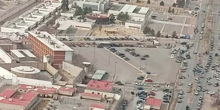 Riña entre cárteles en el CERESO 3 de Ciudad Juárez deja siete internos heridos Riña entre cárteles en el CERESO 3 de Ciudad Juárez deja siete internos heridos