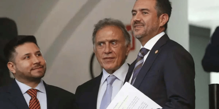 PAN expulsa a los Yunes por votar a favor de la reforma judicial