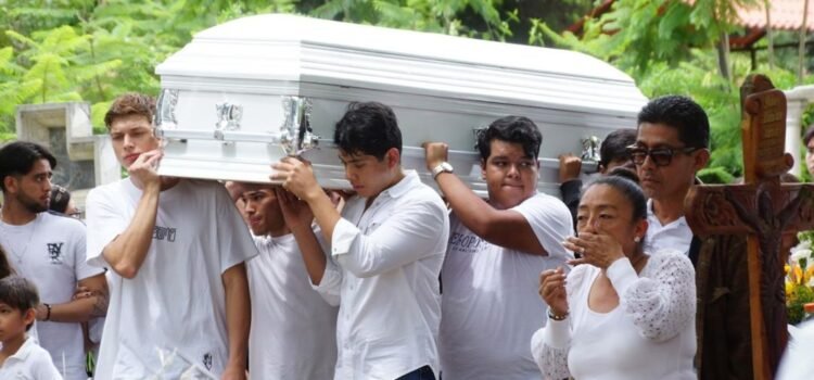 Imputan a dos policías municipales por el delito de ejecución extrajudicial contra un estudiante en Oaxaca