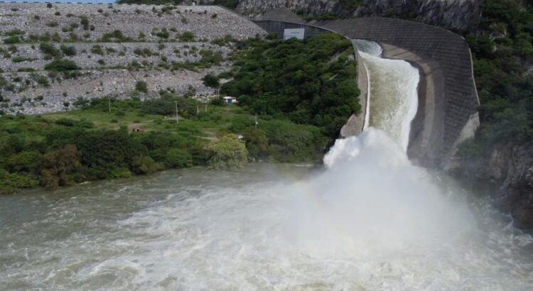 Tras 4 años de sequía presa “Benito Juárez” en el Istmo de Oaxaca se reporta al 104% de capacidad