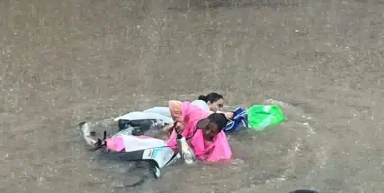 Lluvias por tormenta tropical Nadin causan inundaciones en Matías Romero, Oaxaca