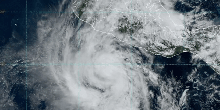Tormenta tropical «Kristy» provocará lluvias intensas en diez estados del país Tormenta tropical «Kristy» provocará lluvias intensas en diez estados del país