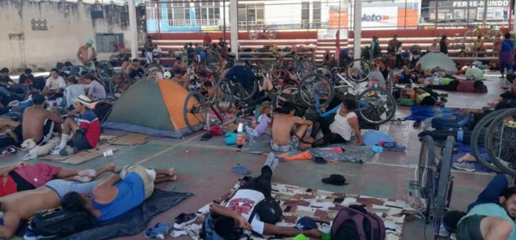 Arriba caravana de más de mil 400 migrantes a Oaxaca