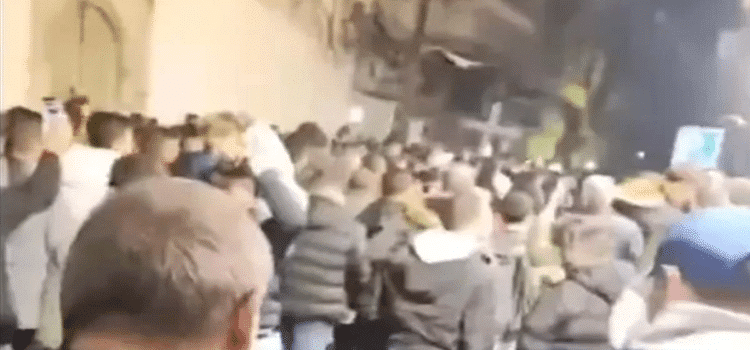 Manifestaciones en Siria tras la quema de un árbol de Navidad