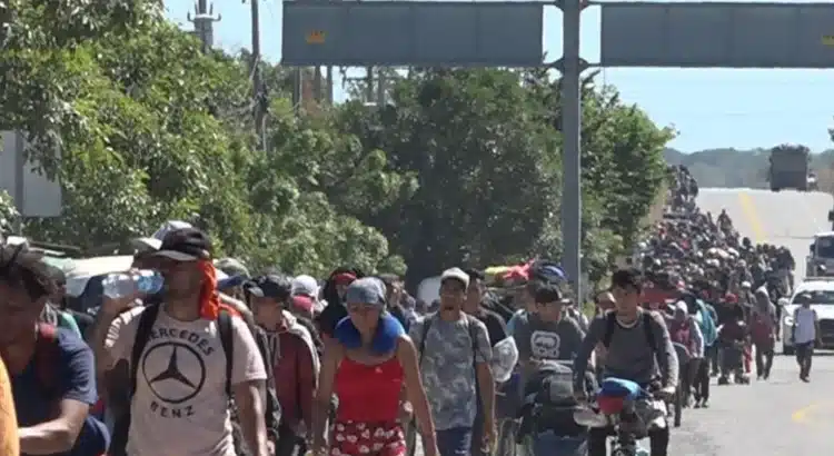 Mil migrantes varados en Oaxaca piden autobuses a Sheinbaum para llegar a la frontera norte del país