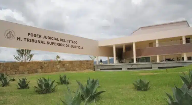Trabajadores de confianza del Poder Judicial de Oaxaca denuncian incumplimiento con prestaciones de fin de año