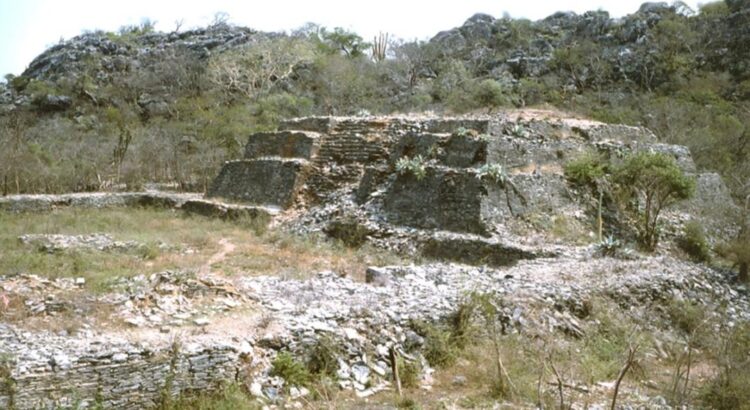 Urgen proteger el sitio arqueológico Guiengola, lugar sagrado zapoteca en Oaxaca que enfrenta abandono