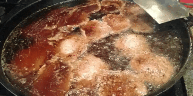 Aceite con más de 100 años, el «ingrediente secreto» en la preparación de hamburguesas