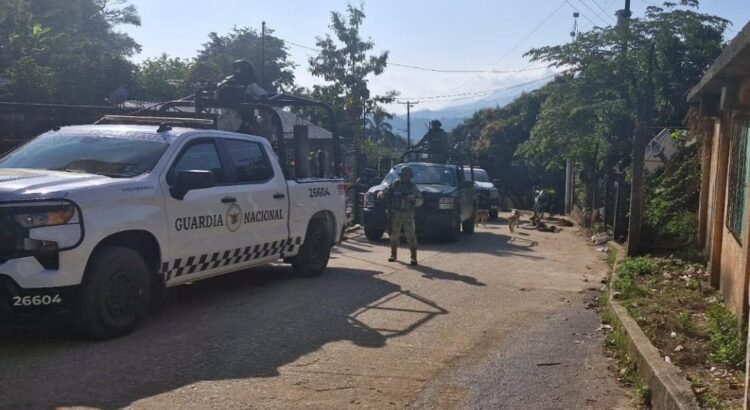 Ingresa Gobierno de Oaxaca a Platanillo; lleva ayuda humanitaria e instala operativo de seguridad