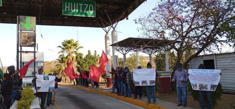 Toman caseta de Huitzo; exigen obras de electrificación para 6 comunidades de la Mixteca de Oaxaca Toman caseta de Huitzo; exigen obras de electrificación para 6 comunidades de la Mixteca de Oaxaca