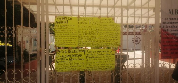 Madres y padres de familia denuncian acoso sindical contra Directora del CBTis 259 en Santa Cruz Xoxocotlán
