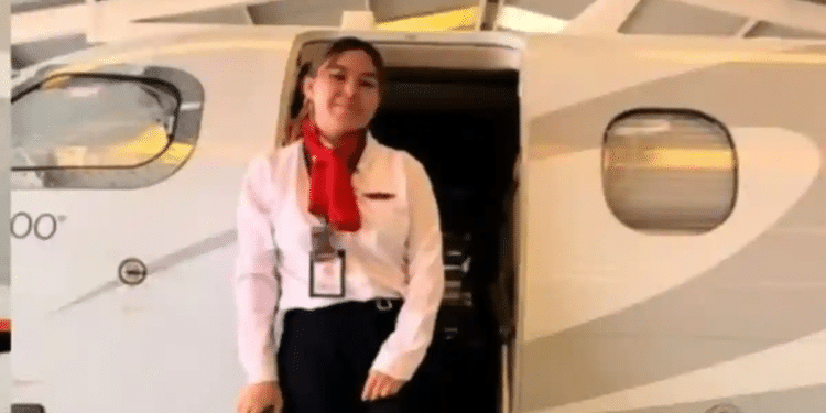 Joven mexicana estudia 7 carreras universitarias simultáneamente