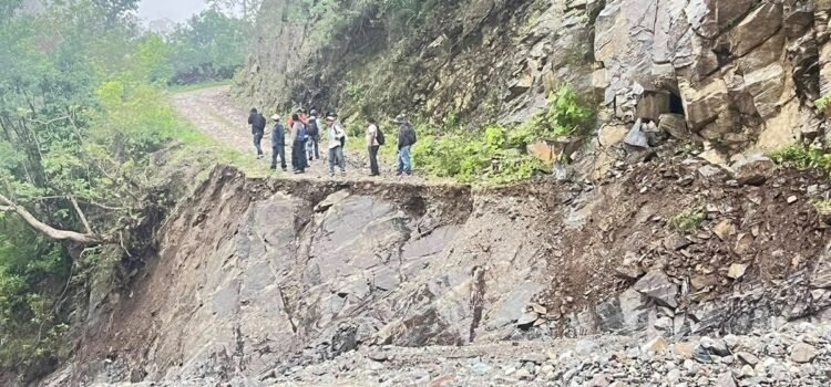 Huracán Erick deja incomunicadas a comunidades de la Sierra Sur de Oaxaca; se están quedando sin alimentos