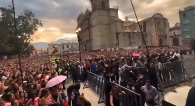 Funcionarios de Oaxaca reservan área VIP en concierto de Siddharta; los corrieron a botellazos