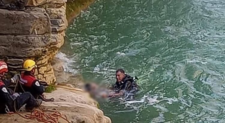 Localizan sin vida a turista de la CDMX tras accidente en cascada de Yosondúa, Oaxaca