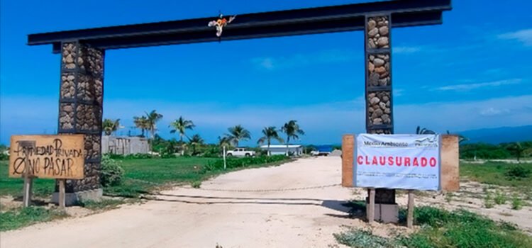 Profepa clausura proyecto inmobiliario en Puerto Escondido, construido en terrenos forestales