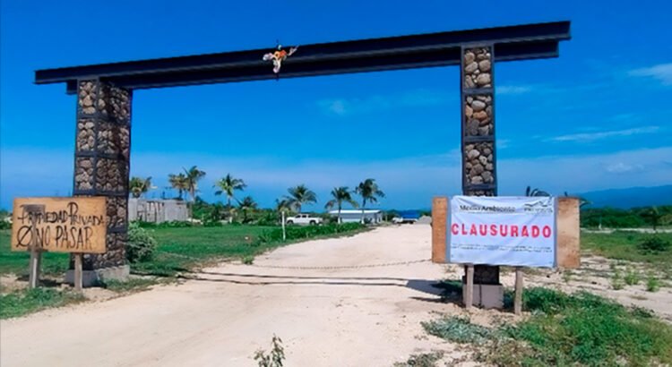 Profepa clausura proyecto inmobiliario en Puerto Escondido, construido en terrenos forestales