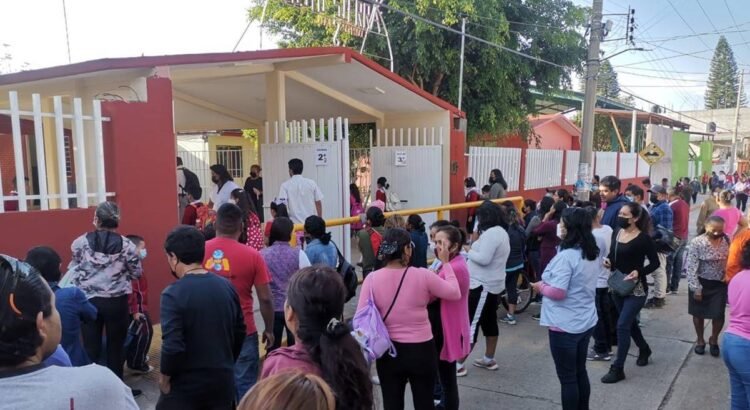 Adelantarán una semana el inicio de clases en Oaxaca; Sección 22 del SNTE presenta calendario escolar alternativo
