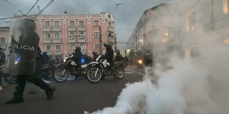 Decreta Noboa estado de excepción en Ecuador Decreta Noboa estado de excepción en Ecuador