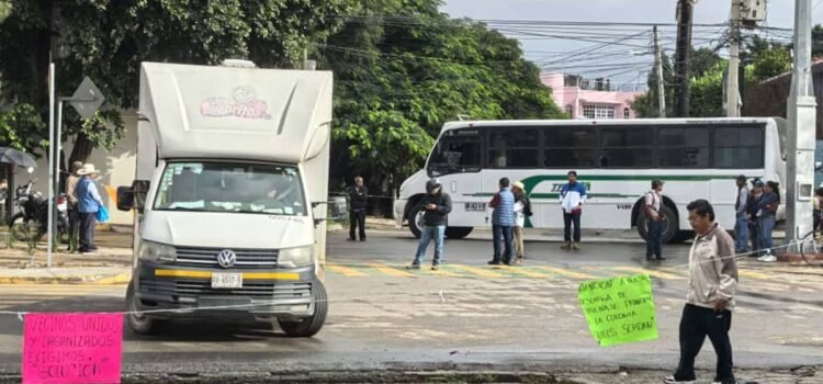 Edil de Santa Lucía del Camino incumple con obras a colonias; pobladores bloquean Avenida Ferrocarril