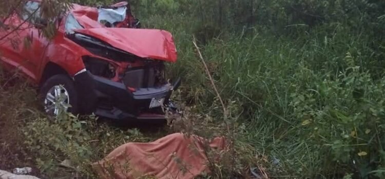 Mueren dos autoridades de San Juan Mazatlán, Mixes, en accidente automovilístico