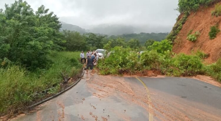 Comunidad de Santa María Chimalapa cumple 6 días incomunicada por crecida del río Chichihua