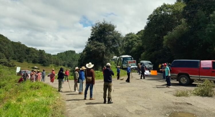 Comunidad triqui denuncia no recibir recursos, ni obras por el comisionado en San Martín Itunyoso